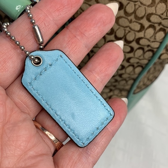 Coach Gallery Signature Jacquard, Tan Patent Satchel Shoulder Bag #D0878-F12346 - Picture 7 of 9